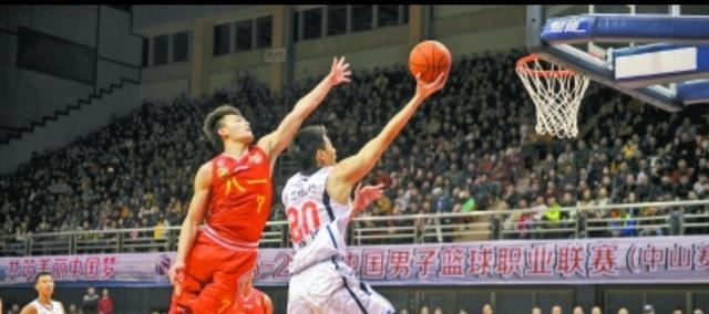 CBA最新消息，賽場(chǎng)動(dòng)態(tài)、球員更新與未來(lái)展望